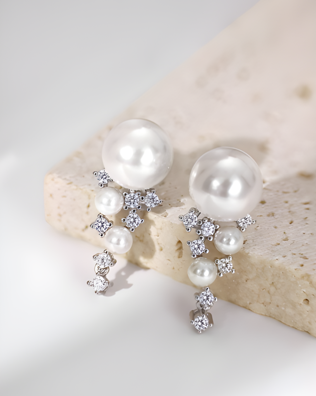 Perle de Lune - Boucles d'Oreilles en Argent Blanc avec Perle centrale